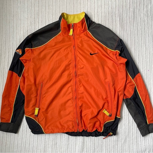 Vintage Nike ACG Two-Tone Packable Windbreaker Jacket - Picture 2 of 10